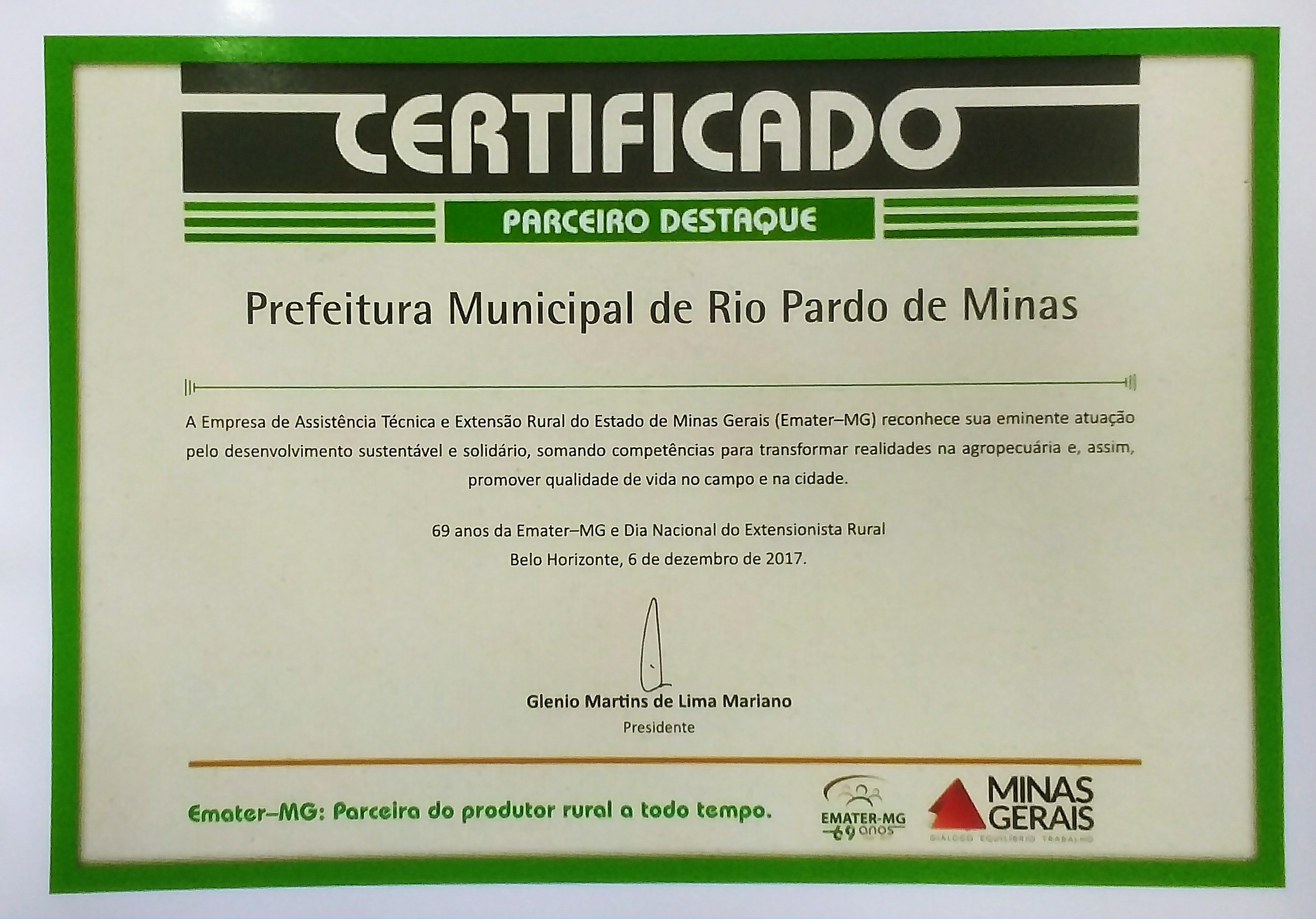 Codap - Produtor rural de Entre Rios de Minas recebe certificado